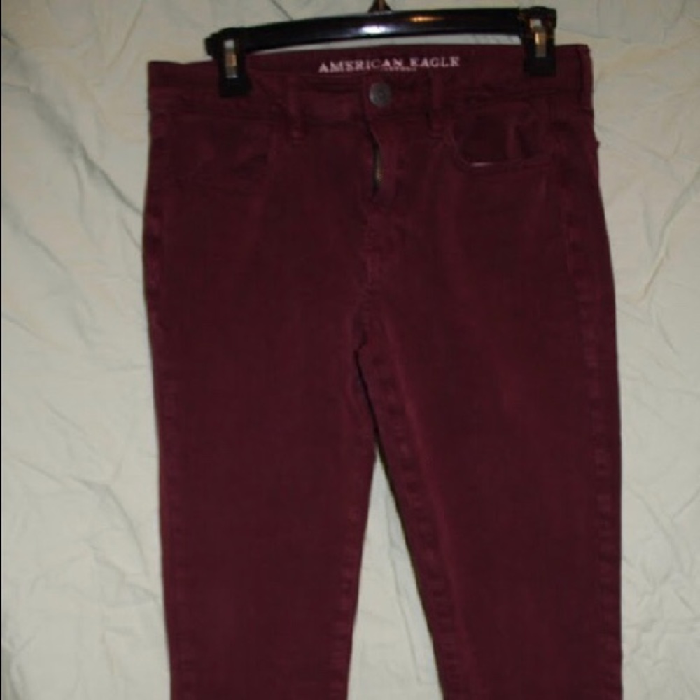 Maroon High-Waisted American Eagle Jegging
